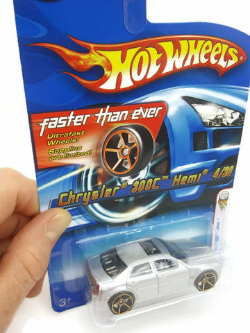 Hot wheels : 2006 First Edition : Chrysler 300C Heml -  4 Of 38. Silver