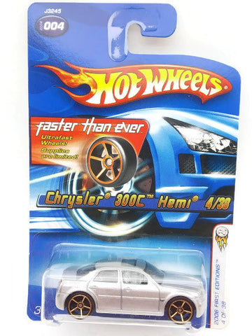 Hot wheels : 2006 First Edition : Chrysler 300C Heml -  4 Of 38. Silver